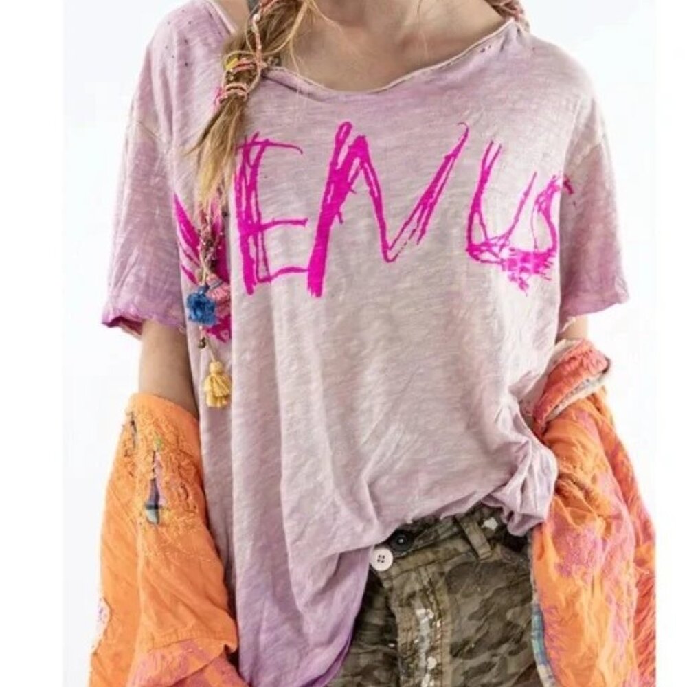 Magnolia Pearl Venus Boyfriend Tee Allium